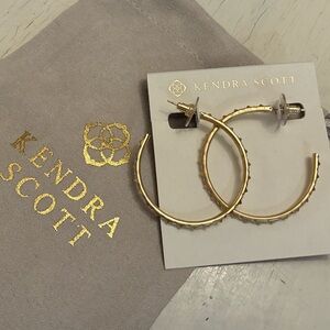 Kendra Scott Veronica Gold Hoop Earrings With Pink Iridescent Stones